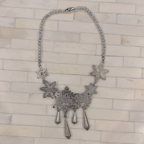 Frozen Elsa Snowflake Necklace, Earrings, Hair barrettes & Notepad w/pen - Picture 3 of 13